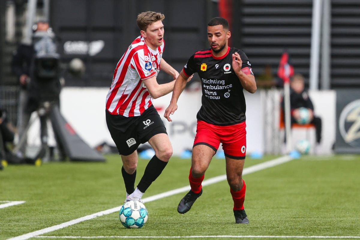 地完成了两 地完成了两