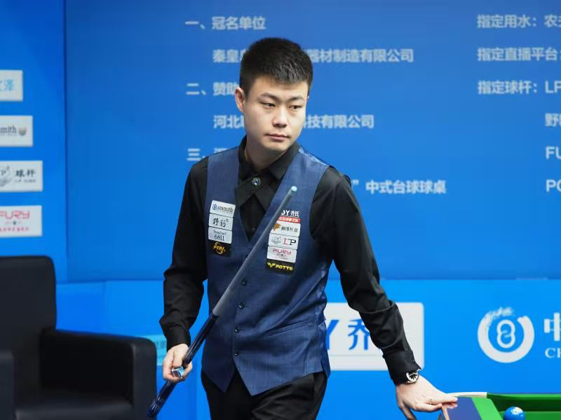 够在防守端 够在防守端