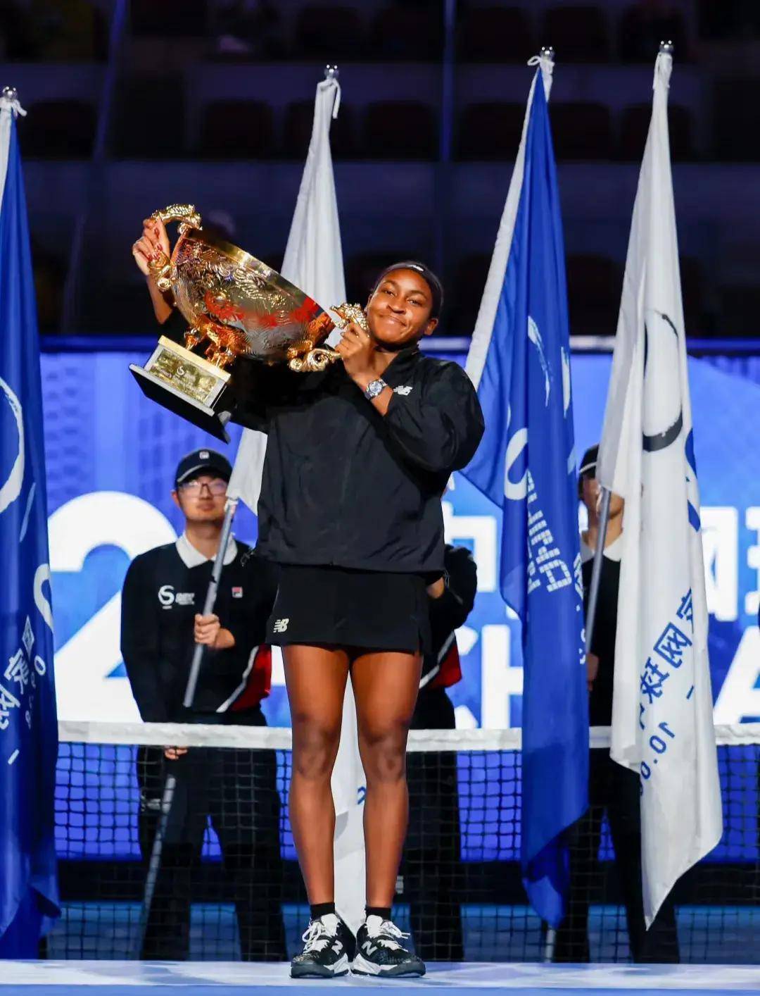 球迷们期待 球迷们期待