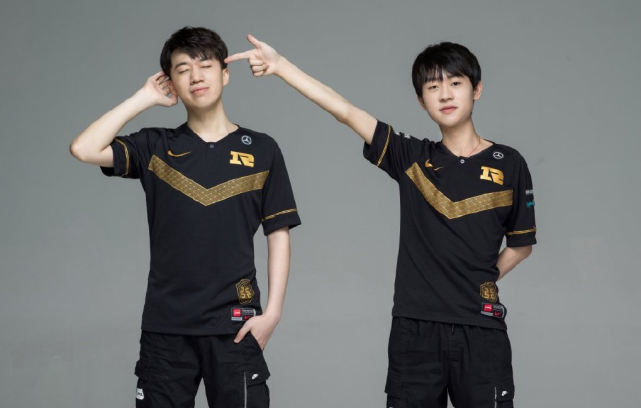 对抗性动作 对抗性动作